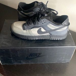 Nice pair of Nike dunk. Comme Des Gar latest collaboration with Nike